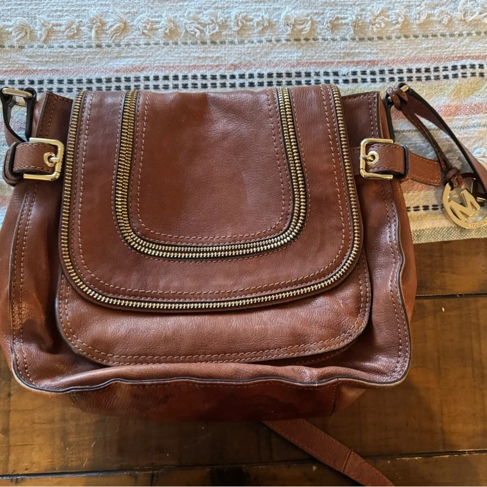 Michael Kors Naomi Brown Glazed Leather Gold Zipper Trim Crossbody Bag Shoulder
